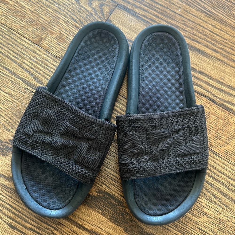 Women’s Apl Slides Size 7 - image 1